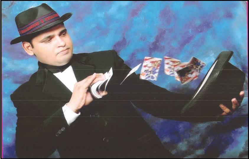 famous illusion artist vadodara