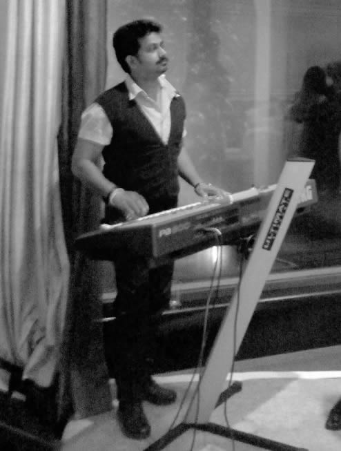 indian keyboard player vadodara